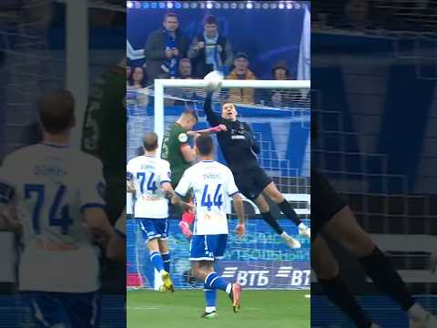 Вратарь выдал невероятный матч!