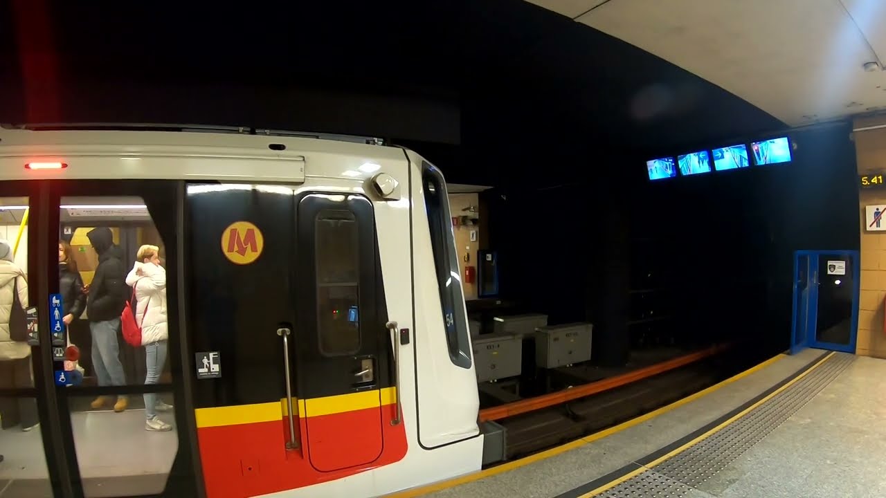 Metro Warszawskie M1 Stacja Centrum - Zapowiedź skróconej trasy Metra M1 do Wilanowska