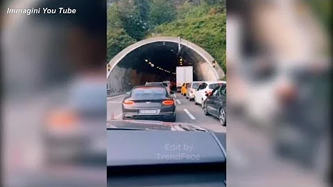 Come si formano le code in autostrada?