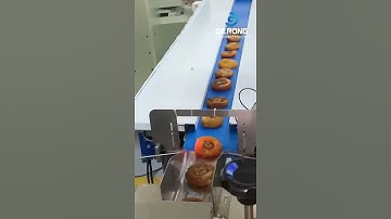 Automatic cake donut sweet cake flow type bag packaging machine running video