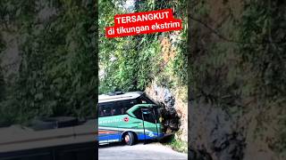 Download Lagu tergantung skill pak supir !! Bus ALS tersangkut di tikungan setan MP3 Download Lagu tergantung skill pak supir !! Bus ALS tersangkut di tikungan setan MP3