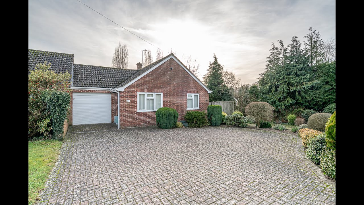 Linkdetached 3 bedroom bungalow with garage and generous rear garden