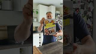Ich wollte kein Airfryer-Buch nur über Pommes machen!
Ich wollte kein Airfryer-Buch machen, in dem es nur um Pommes und Standards geht.
Mit „Vegan Airfryer“ wollte ich zeigen, wie viel echte Küche in so einer Heißluftfritteuse steckt: Gemüse mit Röstaromen, knusprige Snacks, schnelle Feierabendgerichte, Süßes, Deftiges — und natürlich alles rein pflanzlich.
Im Buch findet ihr über 70 vegane Airfryer-Rezepte, die alltagstauglich sind und trotzdem richtig Spaß machen.
Einige Rezepte daraus koche ich euch gerade in meiner neuen Airfryer-Kochshow auf YouTube Schritt für Schritt vor.
„Vegan Airfryer“ erscheint Ende September und ist jetzt vorbestellbar.
👉 Hier könnt ihr das Buch vorbestellen:
https://www.thalia.de/shop/home/artikeldetails/A1078535401?msockid=2bab4009858467f7375052228448665f
#veganairfryer #airfryerrezepte #kochbuch #veganerezepte #hierkochtalex Ich wollte kein Airfryer-Buch nur über Pommes machen!