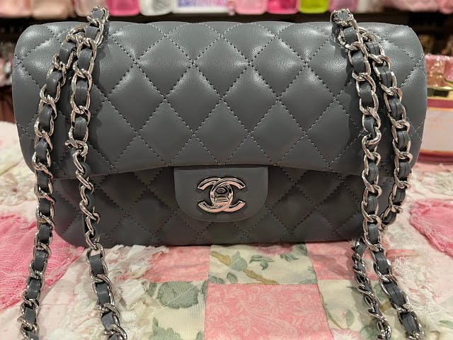 What's in my Grey Quilted Leather Bag. - YouTube