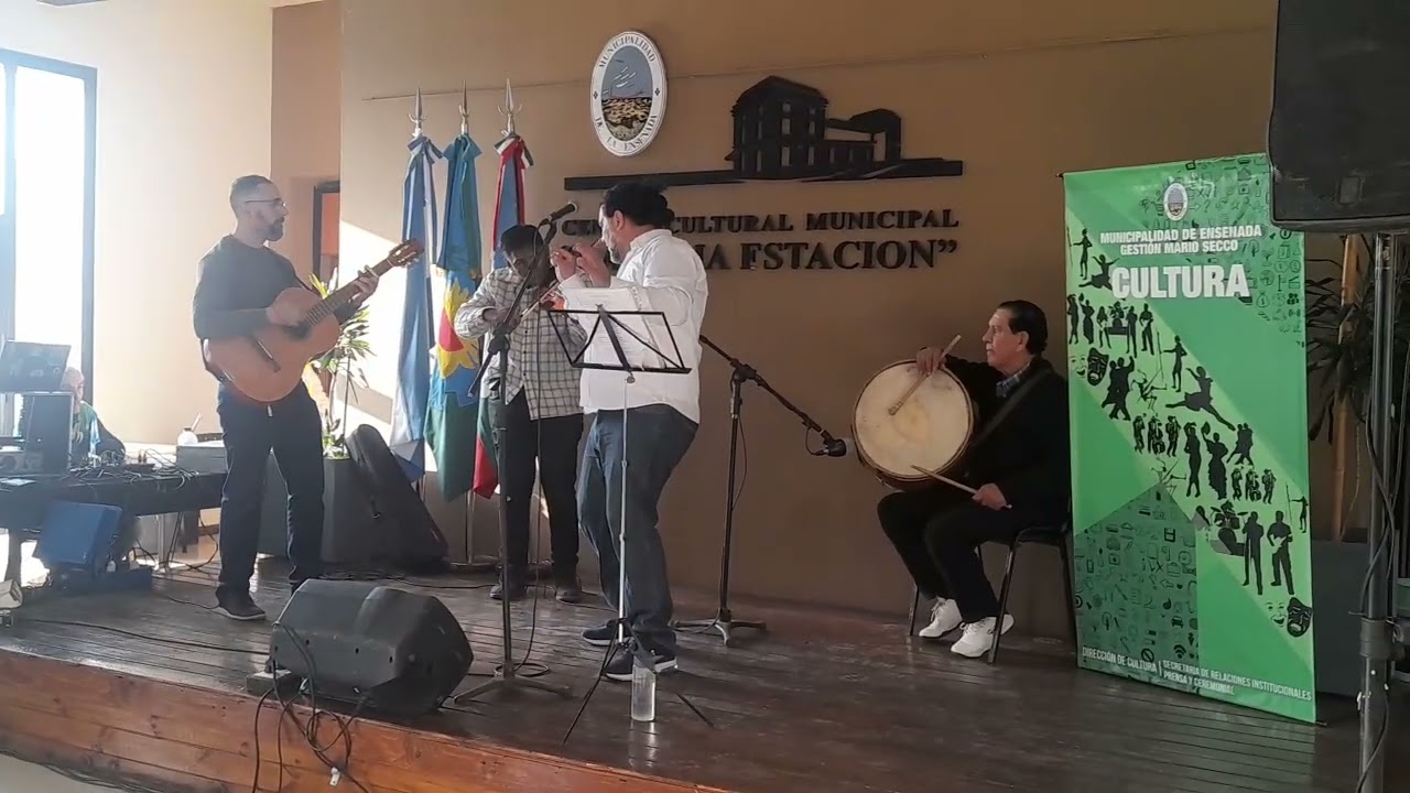 Los Castillos: " El Duende Del Bandoneon" Vivo en el Patio del Folklore Vieja Estacion Eda