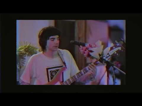 The Creases – Is It Love (Live At Plutonium)