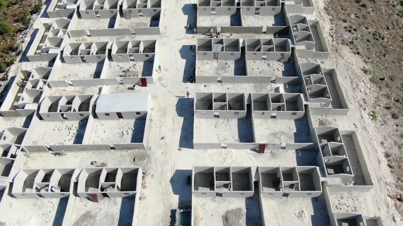 عفرين.. قرية سكنية للمهجرين بتبرعات فلسطينية | لم الشمل