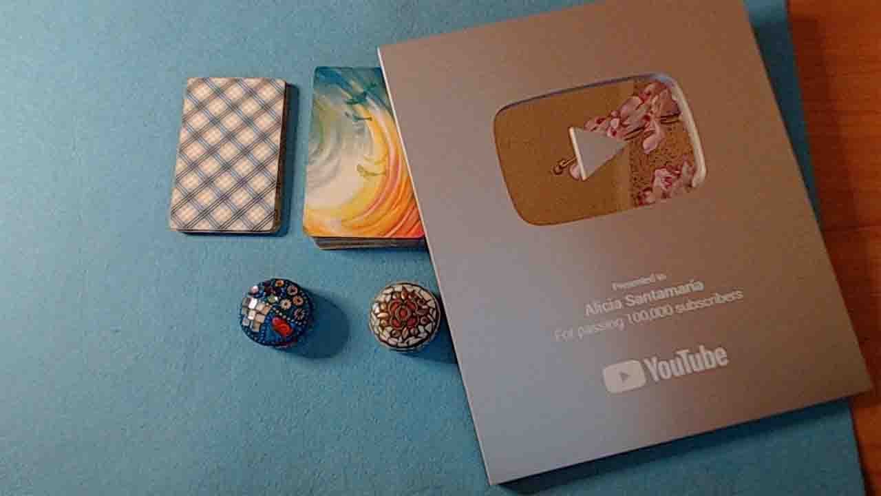 HOY QUIERE QUE SEPAS ESTO CON URGENCIA, CANALIZANDO SU MENTE.