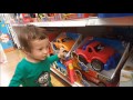 Kids Shopping at Toys &quot;R&quot; Us - Toy Hunting