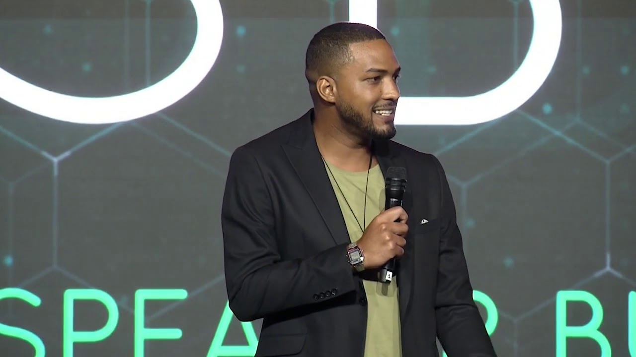 Nathaneal Davids at Unique Speaker Bureau's 2019 Annual Speaker Showcase