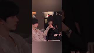 Everyone You Look , Shao You Is Comforting Hua Young