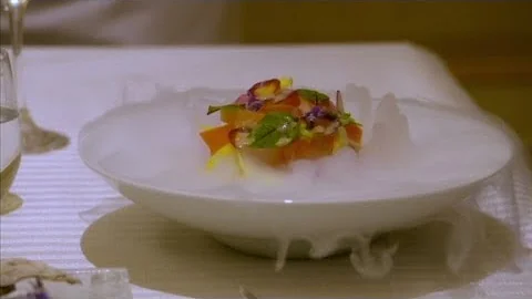A 'Fantastically luxurious' meal in Las Vegas (Ant...