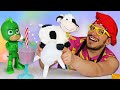 ¡Un cóctel saludable con la leche de vaca para los PJ Masks! Cocina para niños. Video de juguetes