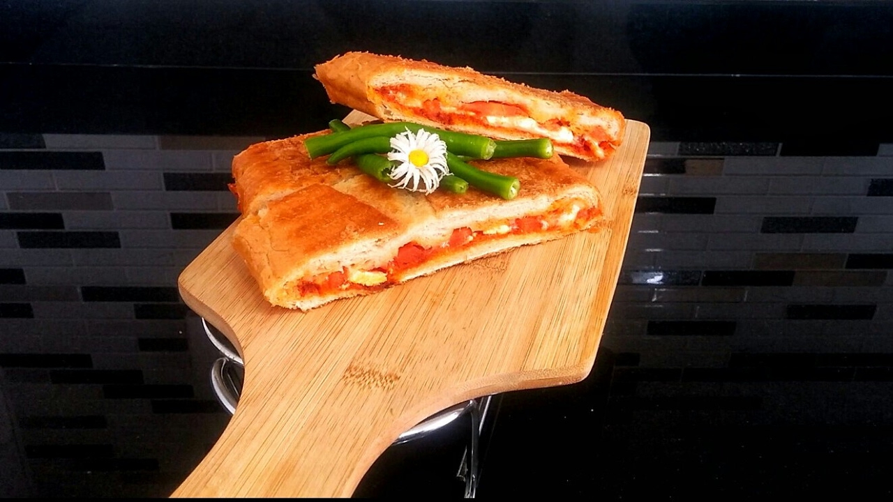 Salçalı Domatesli Tost Nasıl Yapılır,Neşe ile Kolay ve Pratik,Yemek Tarifleri