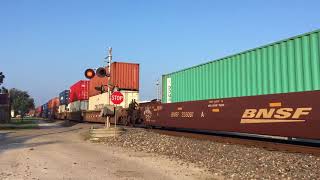 UP 7478 leads autorack/stack train, Richmond, TX