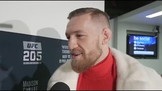 Eddie alvarez and conor mcgregor ready to today's ufc 205 pre-fight
press conference.