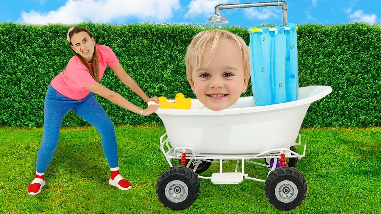 تعلم عادات جيدة للأطفال مع كريس وأمي