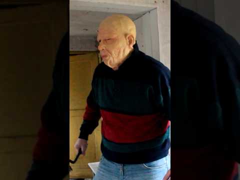 СТРАШНЫЙ ДЕД ИЩЕТ ПЕНСИЮ... #granny #гренни