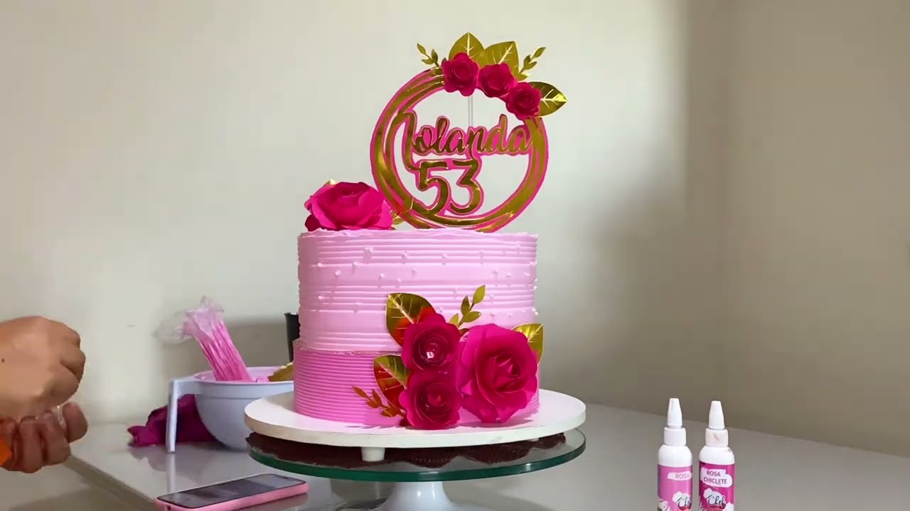 Bolo com Rosa Chantilly P/Mulher Fácil de decorar 