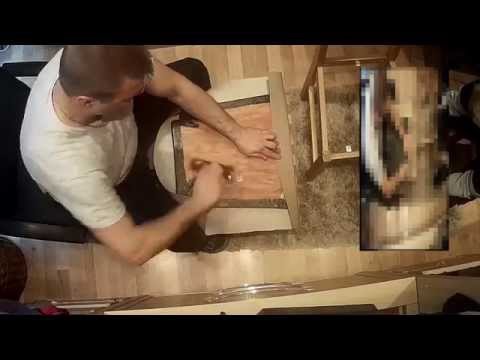 Video: Holzstühle Mit Gepolsterter Sitzfläche: Weißes Halbweiches Modell Mit Einer Rückenlehne Aus Kunstleder Aus Malaysia Und Ikea