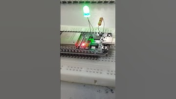 Blinking LED using ESP32 👍🏻🟢..#esp32 #esp32project #ledlights #led #resistors #electronic #electric