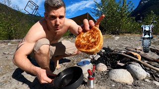 "Wilderness Moto Adventure: Crafting Pizza Eggs Benedict by the River!"