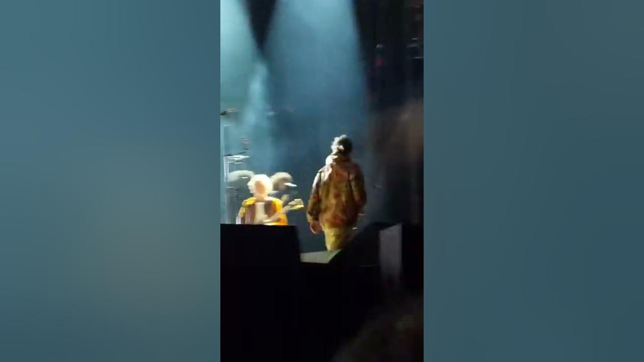 Liam Gallagher walks off Stage and ends gig after 20 minutes in France 🇫🇷 8/7/22