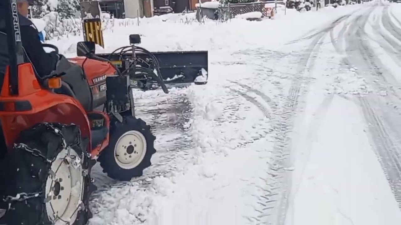 頑張っているおじさん達パート80除雪