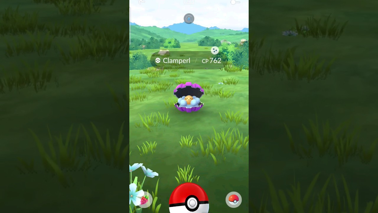 Pokemon Shiny Timburr evolves and caught shiny Clamperl