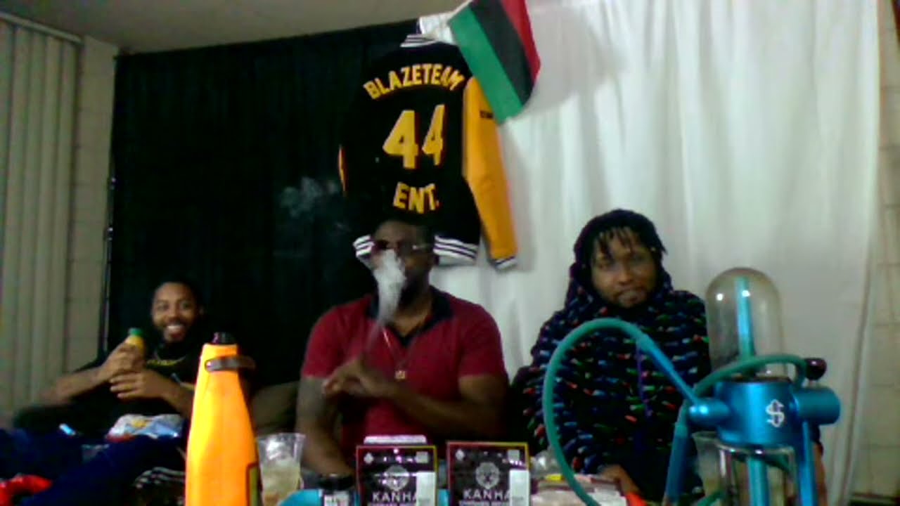 Smoke'N With Blaze Podcast Episode 22: Backpackboyz Whipped Cream Dulce / Connected Cali Hitch Hiker