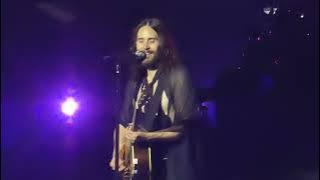 HD - 30 Seconds to Mars - From Yesterday (Acoustic   talking (sick)  @ Vienna, Austria 18.05.2024