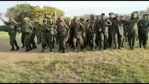 Wanajeshi wakiwa katika mchaka mchaka