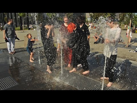 Wet girls and joyful fountain games of summer ! / Мокрые девушки и радостные фонтанные игры лета !