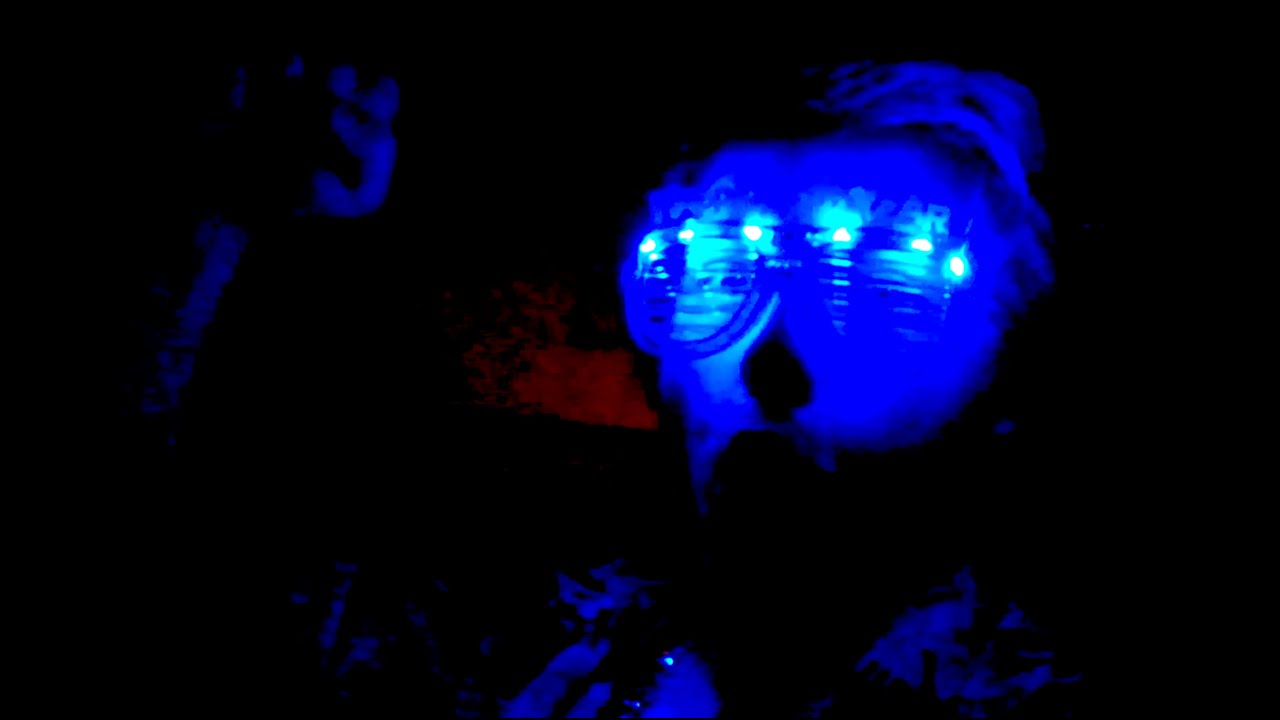 HAPPY NEW YEAR!! [FLASHING LIGHTS]