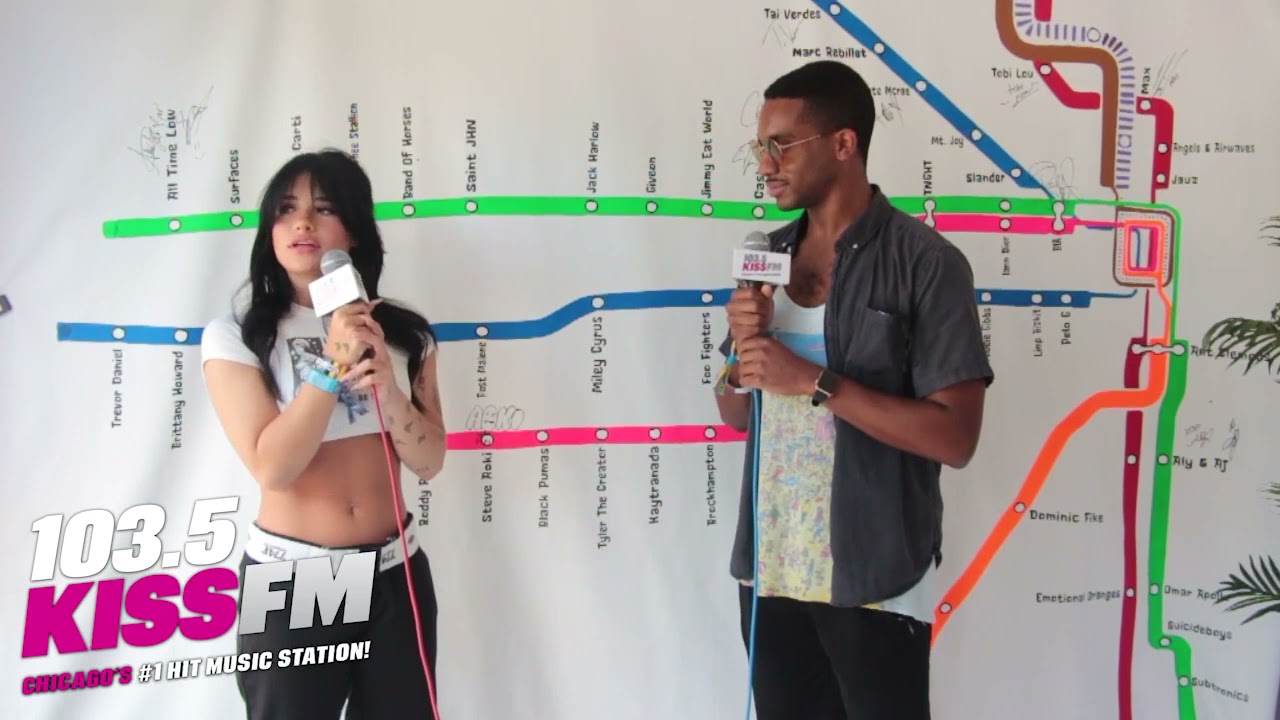 Nessa Barrett backstage at lolla!