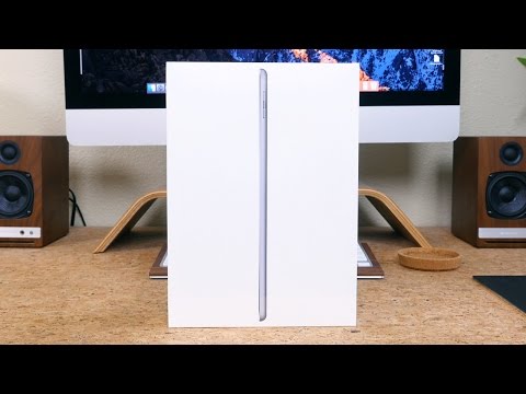 Apple iPad (2017) Unboxing and First Look