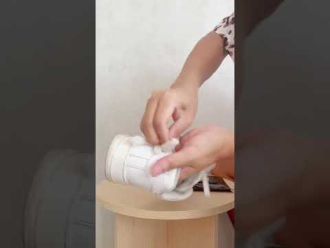 Вологі серветки для чищення взуття ShineWipes, видео 1