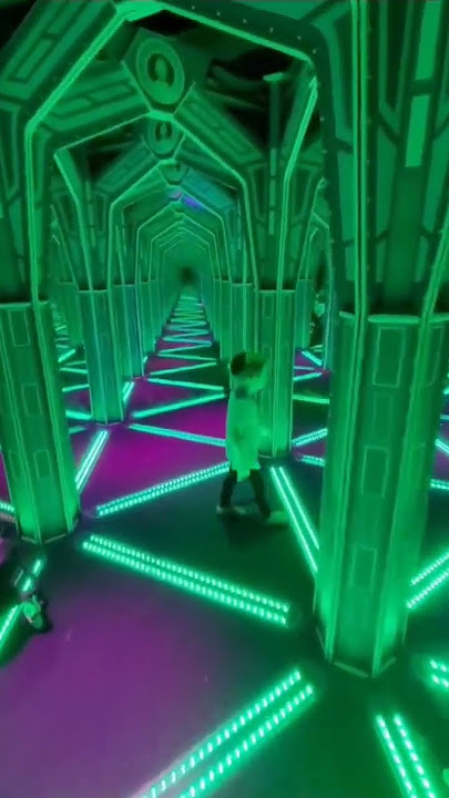 Kid slams into mirror in mirror maze! mirror maze fail