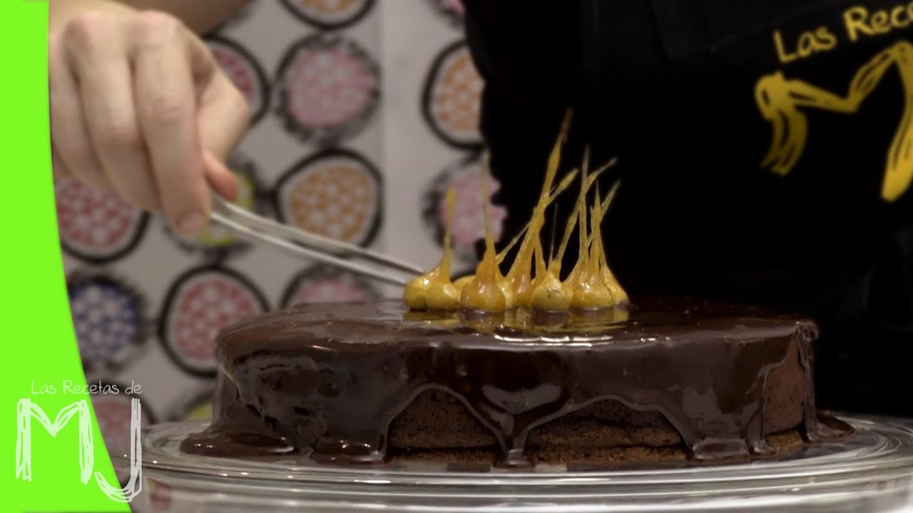 Tarta de chocolate con avellanas caramelizadas ¡Riquísima combinación!