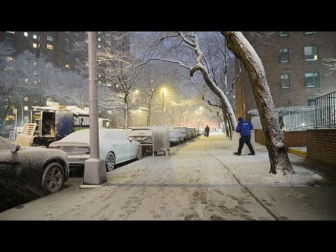 Video Stati Uniti, tempesta di neve sulla costa orientale: fino a 60 centimetri, stato di emergenza