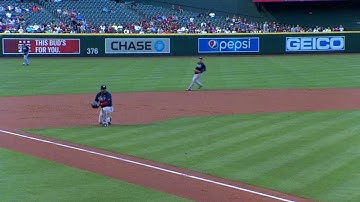 ATL@ARI: Uribe makes diving stop on line-drive in 1st