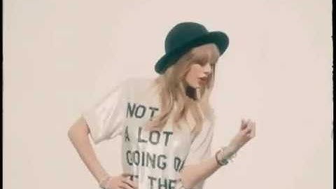 Taylor Swift - 22 (Official Music Video)