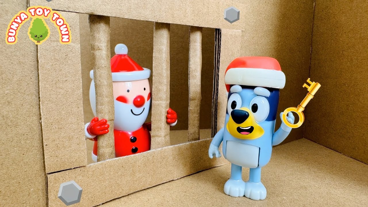 Bluey and Santa Escape From Christmas Cardboard Prison | Pretend Play with Bluey Toys