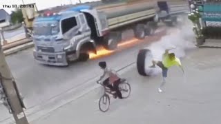 Dangerous Idiots Fastest Truck & Heavy Equipment Fails Skills, Extreme Vehicles Truck Fails at Work