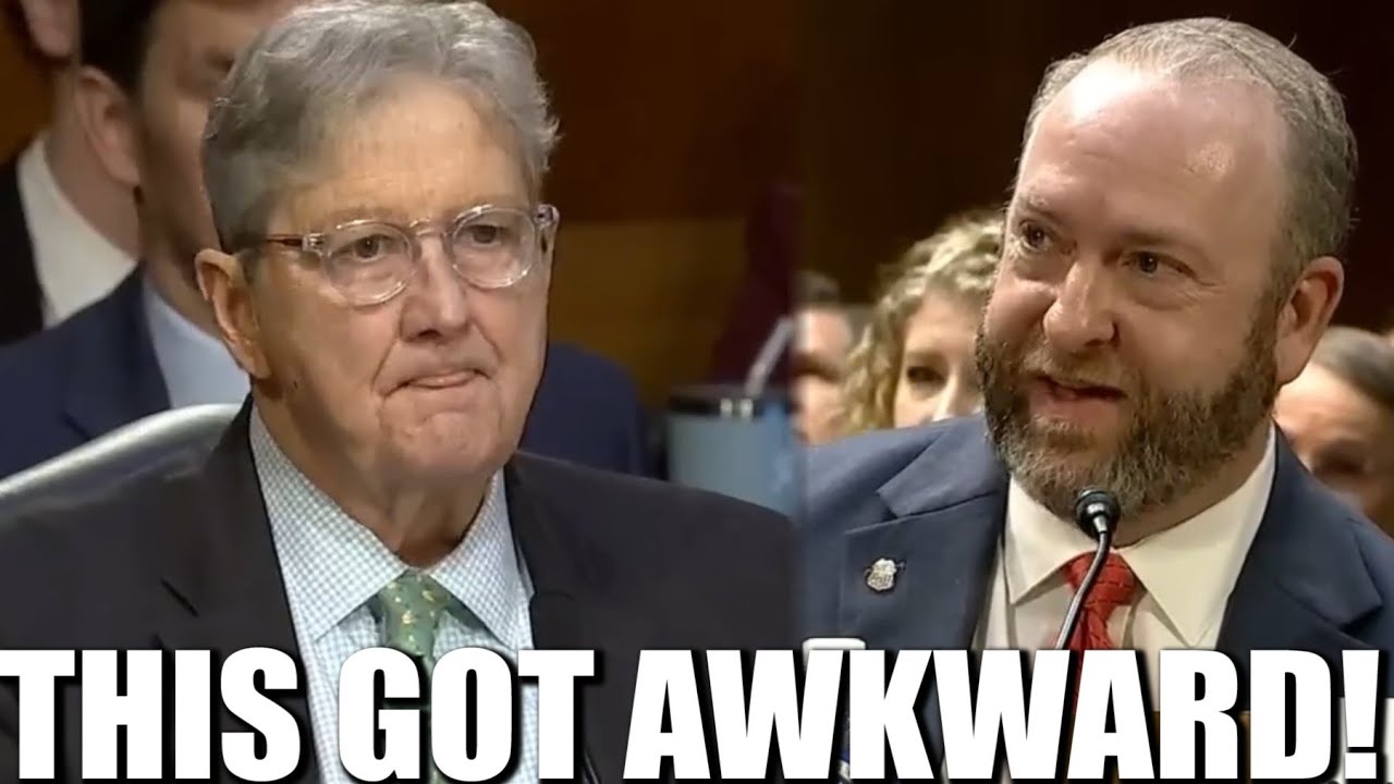 Кеннеди смешивает юмор и закон на крайне остроумных слушаниях в Сенате.