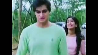 Yaado se teri lipat ke fariyad itni kare