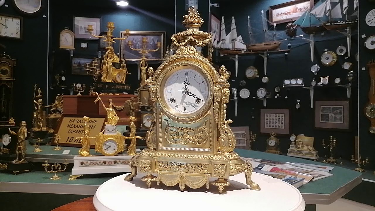 Часы камин видео. Каминные часы Мозер с флорентийской мозаикой. Бронзовые часы каминные механические. Каминные часы с боем. Часы каминные с боем omicron.