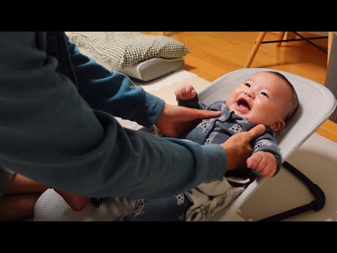 【満面の】抱っこされるのが分かった瞬間の赤ちゃん【笑顔】 The moment a Japanese baby is about to be picked up