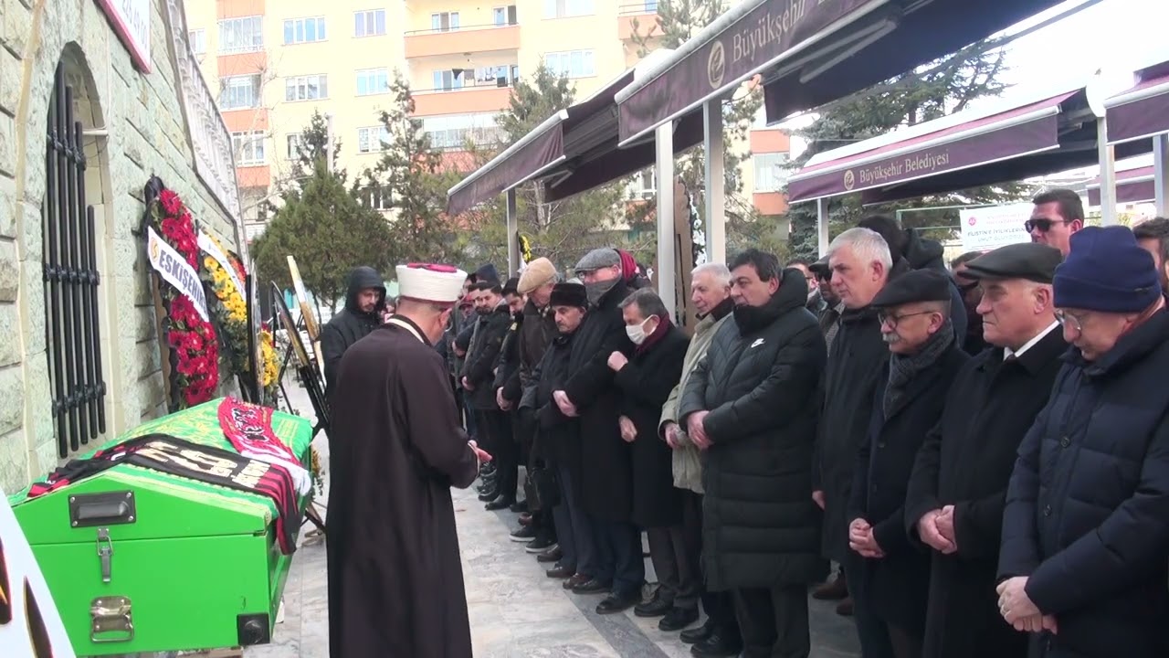 Eskişehirspor'un İlk tribün lideri Amigo Orhan ERPEK' in cenaze namazı