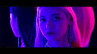 jinsoul gif